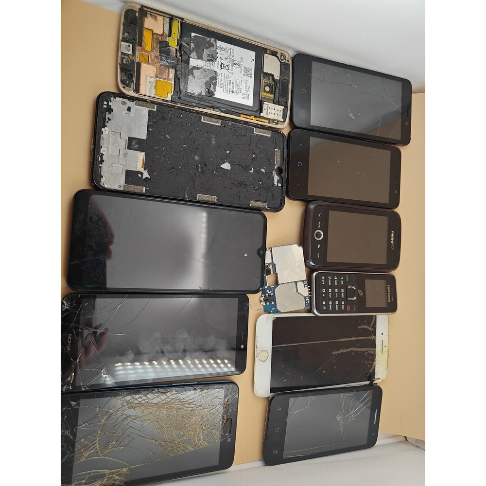 Smartphone Lot iPhone Samsung LG Parts Repair Cracked No Power Locked AS IS